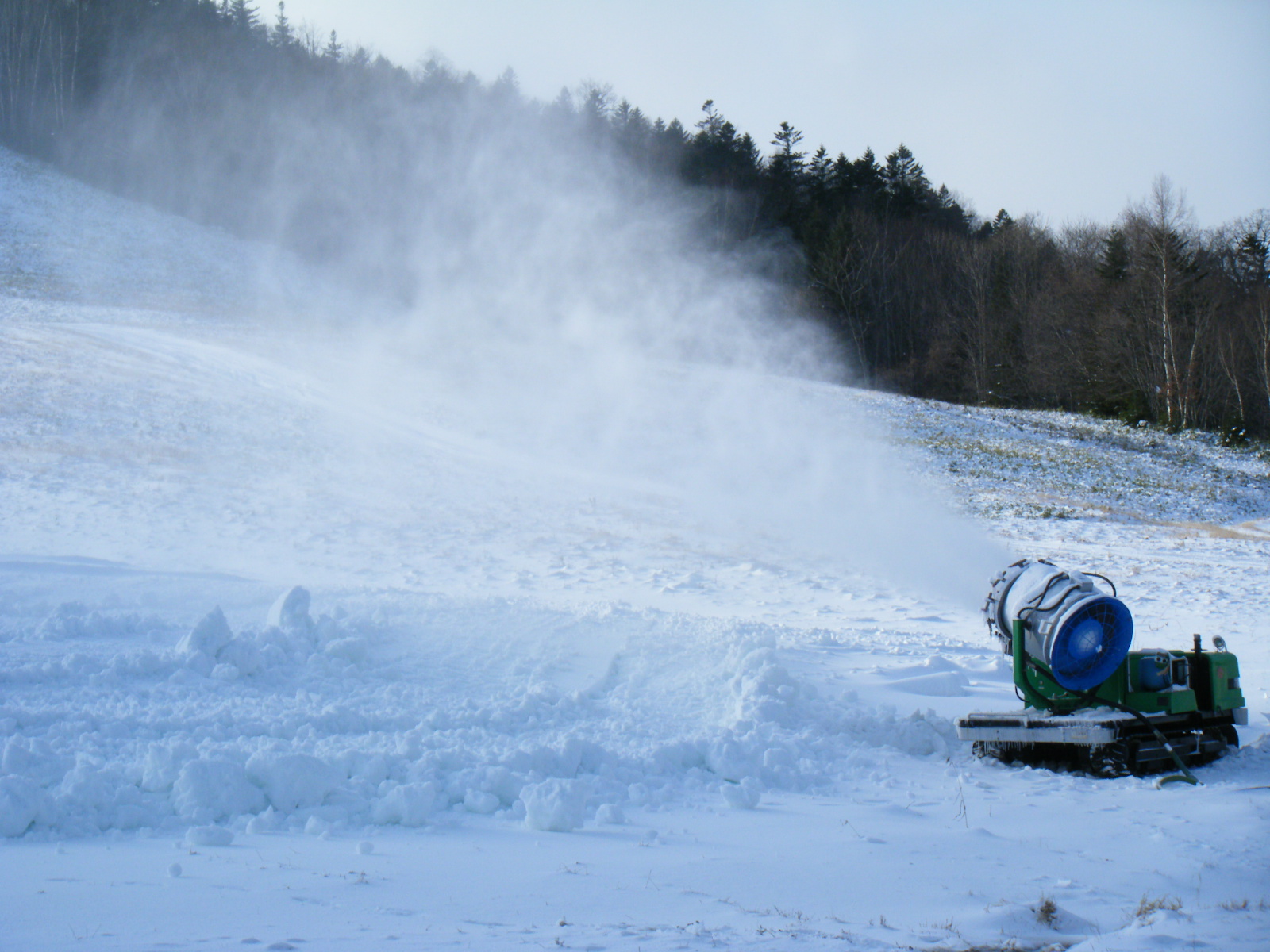 河北崇禮：人工造雪 為滑雪季做准備【7】--圖片頻道--人民網